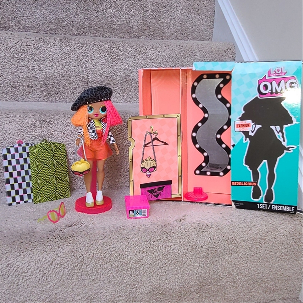L.O.L. "Neonlicious" O.M.G. Doll